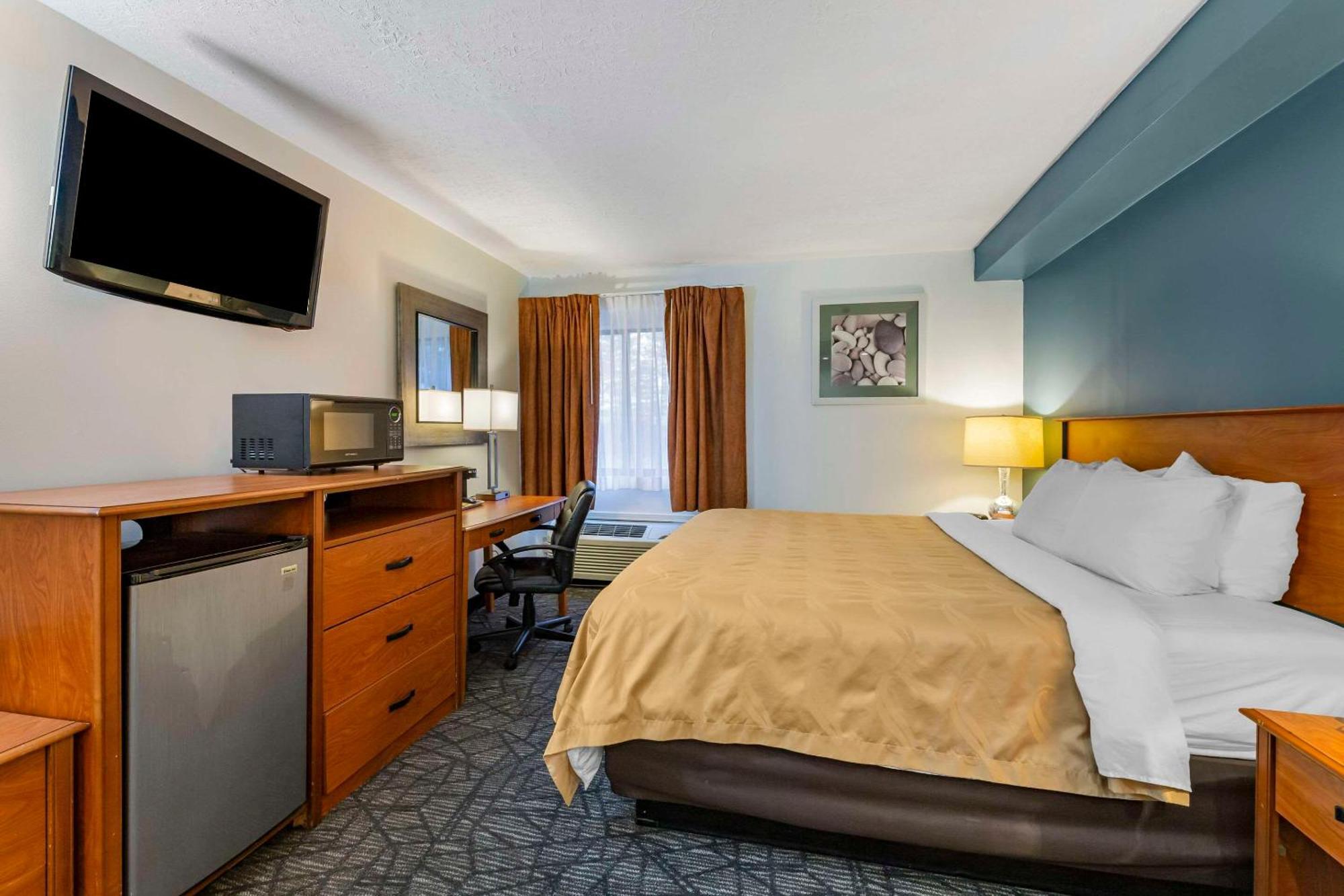 Quality Inn Austintown-Youngstown West Exterior photo